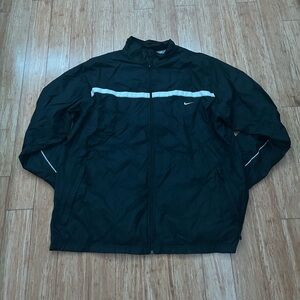 VINTAGE NIKE WINDBREAKER